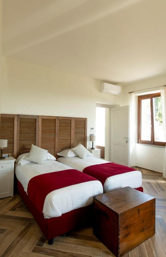 Le Vecchie Persiane - Bed & Breakfast Diano dʼAlba Eksteriør billede