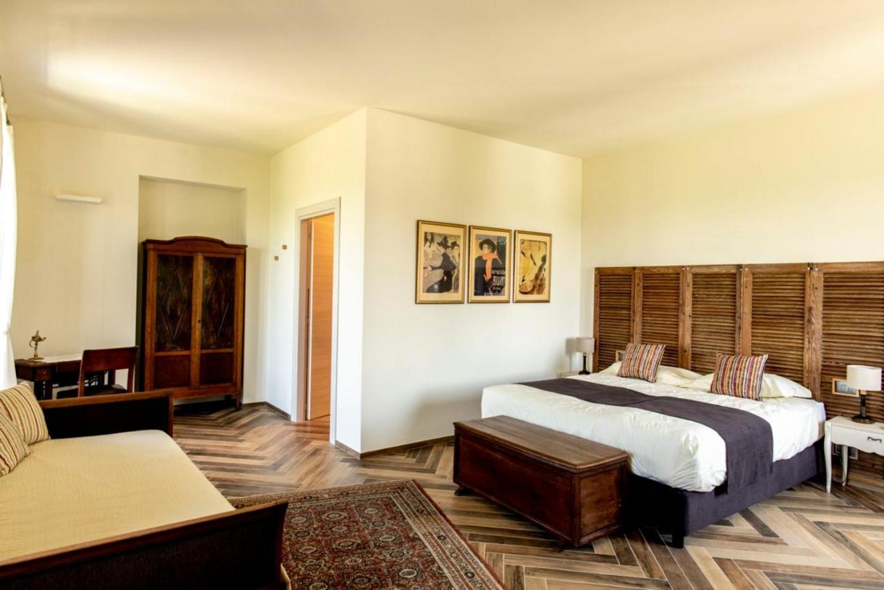 Le Vecchie Persiane - Bed & Breakfast Diano dʼAlba Eksteriør billede