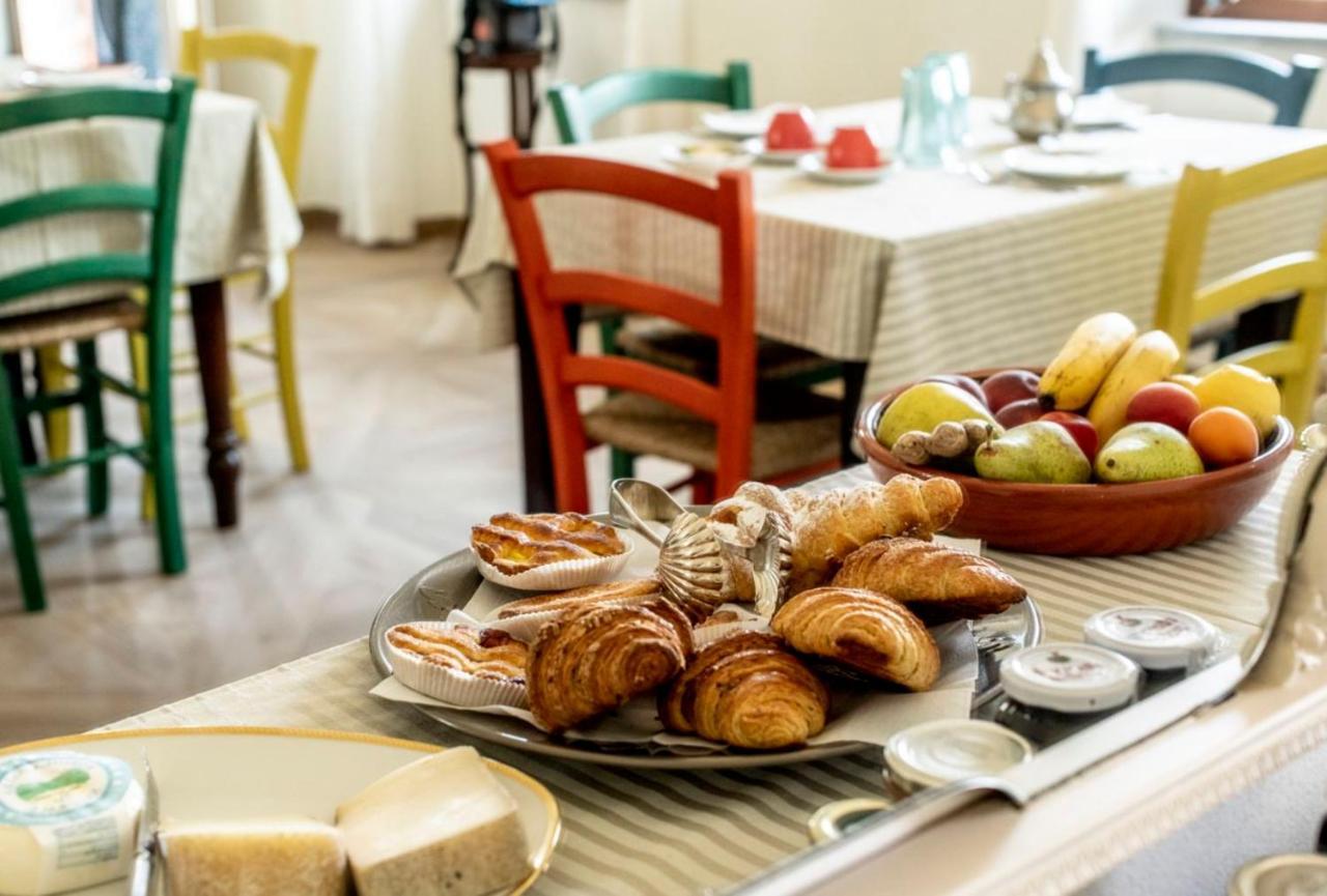 Le Vecchie Persiane - Bed & Breakfast Diano dʼAlba Eksteriør billede