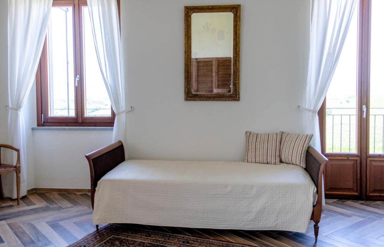 Le Vecchie Persiane - Bed & Breakfast Diano dʼAlba Eksteriør billede