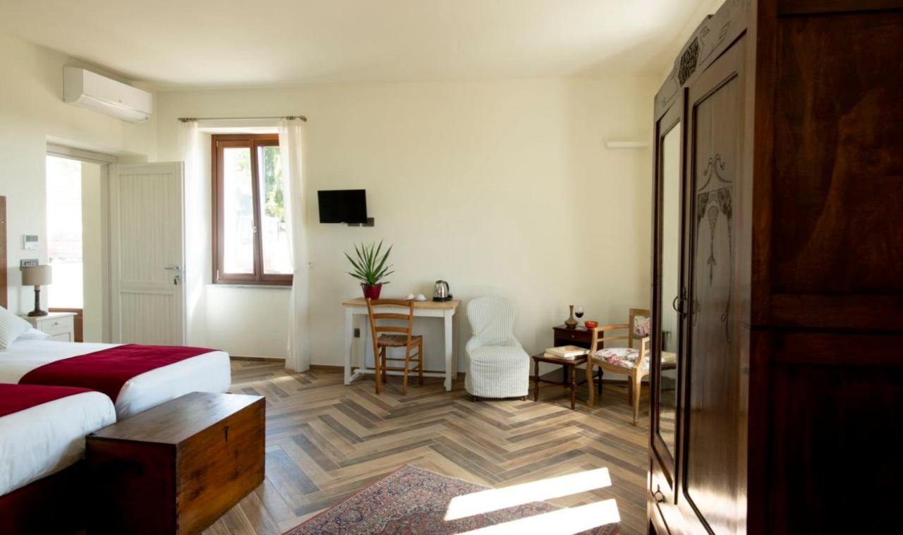 Le Vecchie Persiane - Bed & Breakfast Diano dʼAlba Eksteriør billede