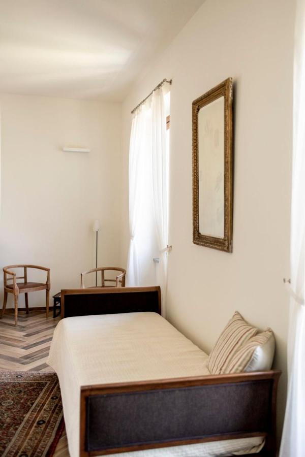 Le Vecchie Persiane - Bed & Breakfast Diano dʼAlba Eksteriør billede